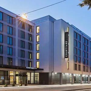 Otel Courtyard By Marriott East ****