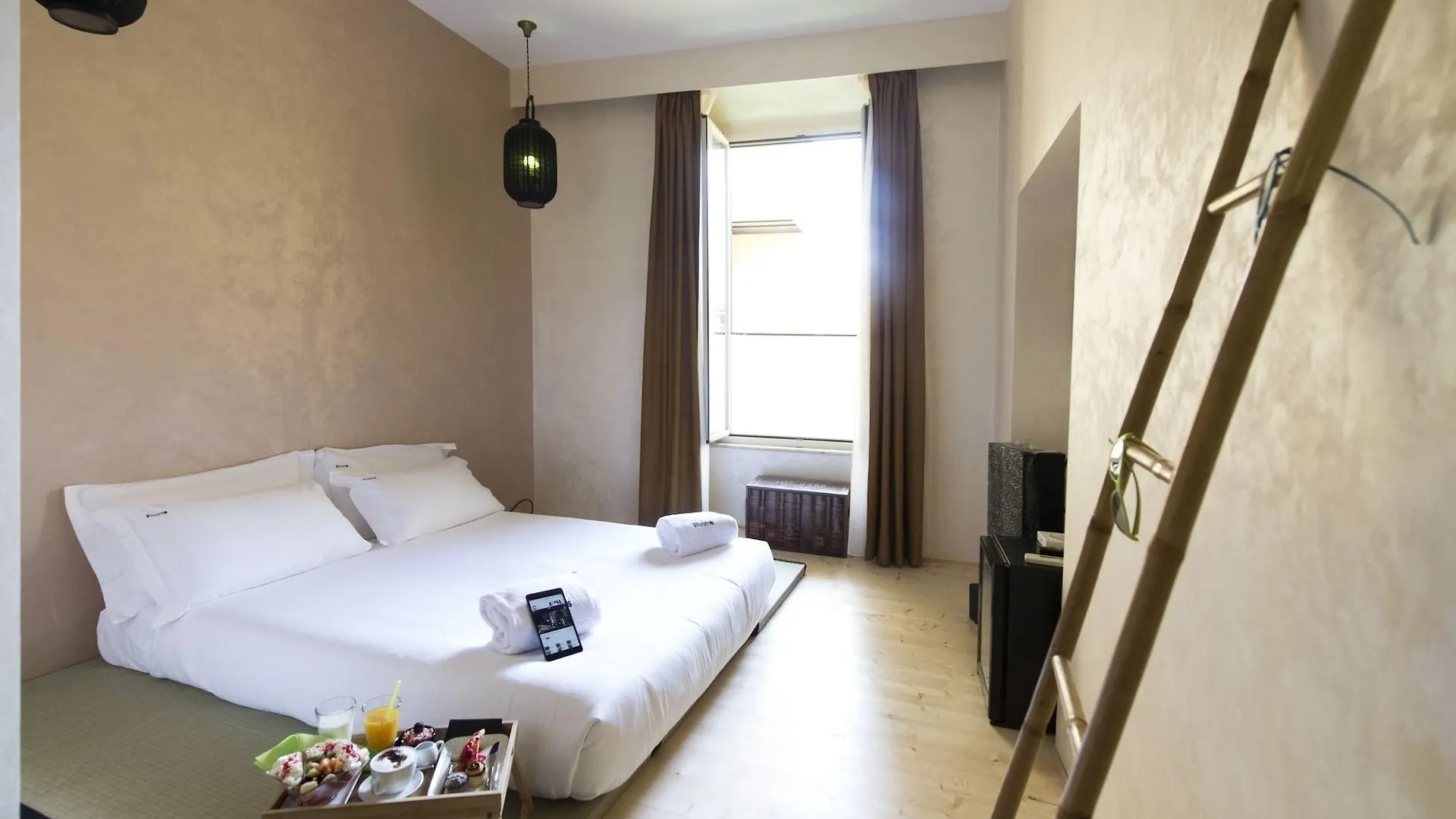 **** לינה וארוחת בוקר רומא Irooms Pantheon איטליה